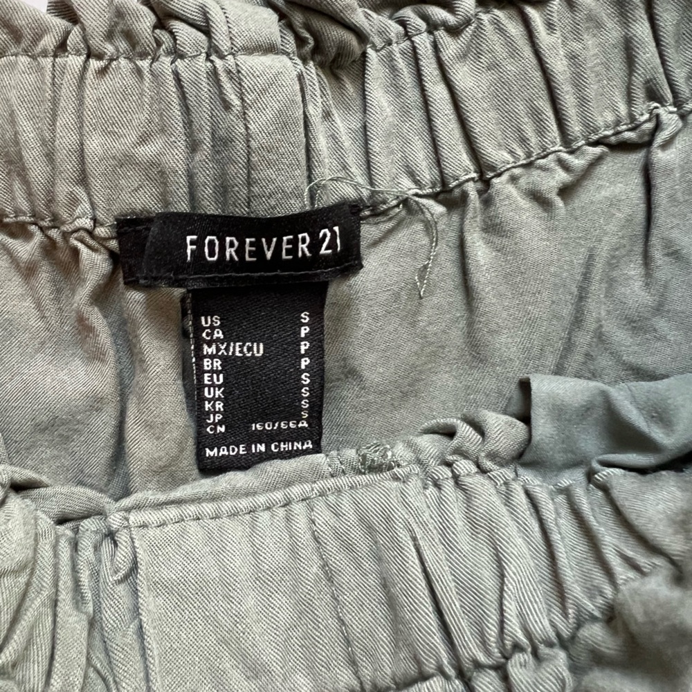 Lightweight shorts - Picture 2 of 2